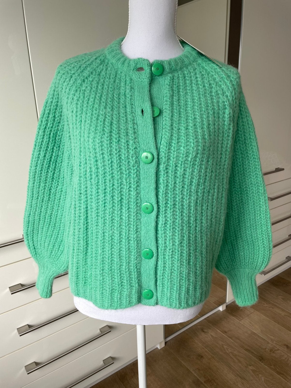 Sézane Emile gebreid vest groen maat XXS valt ruim nieuw, Kleding | Dames, Ophalen of Verzenden, Nieuw, Maat 34 (XS) of kleiner