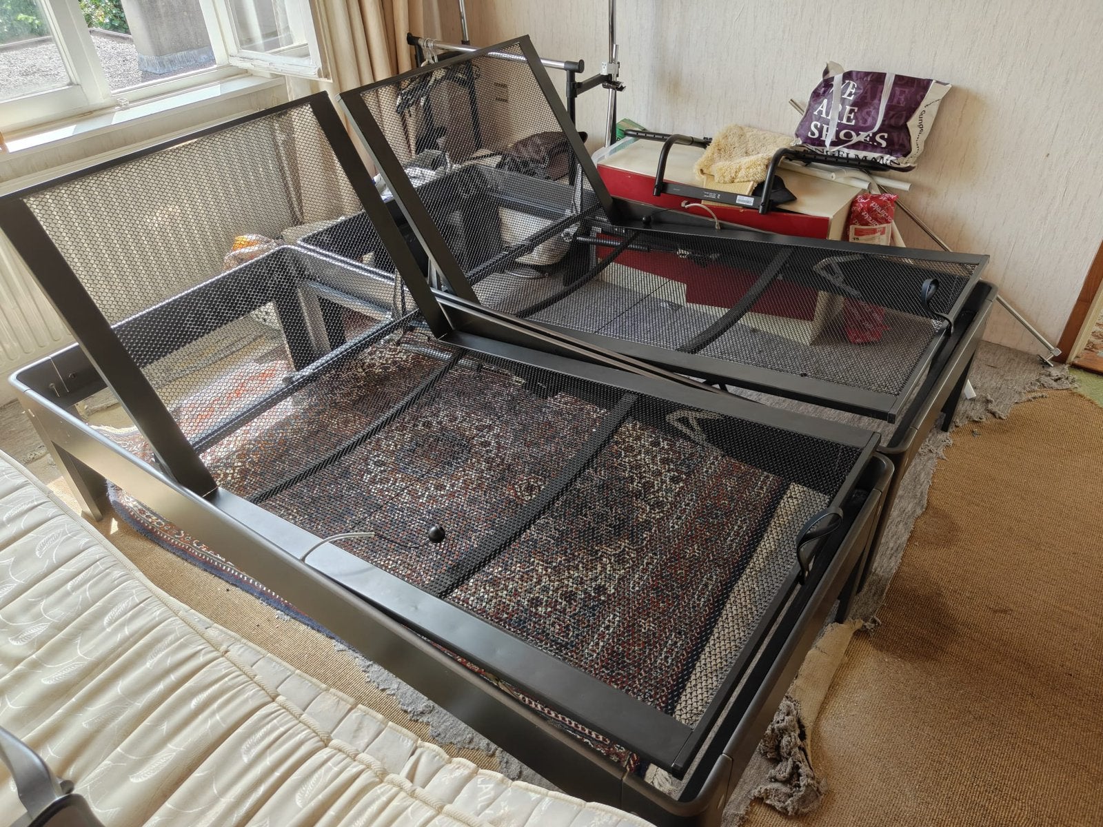 Tweepersoonsbed met matras en verstelbare lattenbodems, Ophalen, Gebruikt, Tweepersoons, 140 cm