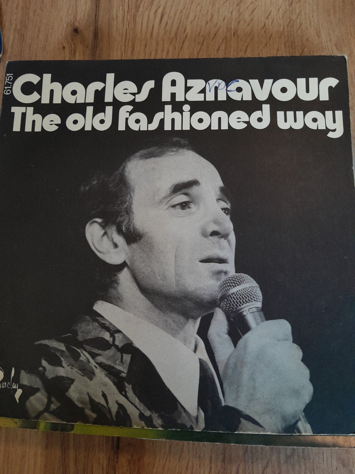 Charles aznavour 7inch the old fashioned way, Ophalen of Verzenden, Zo goed als nieuw, Pop
