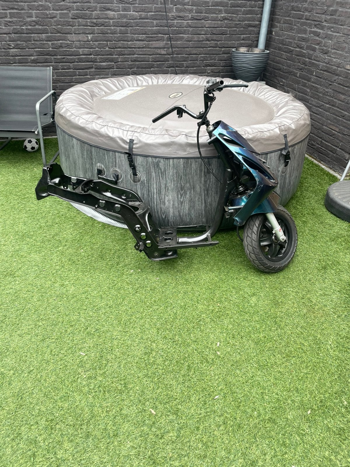 Zip frame zonder papieren, Fietsen en Brommers, Ophalen, Zo goed als nieuw, Frame, Piaggio