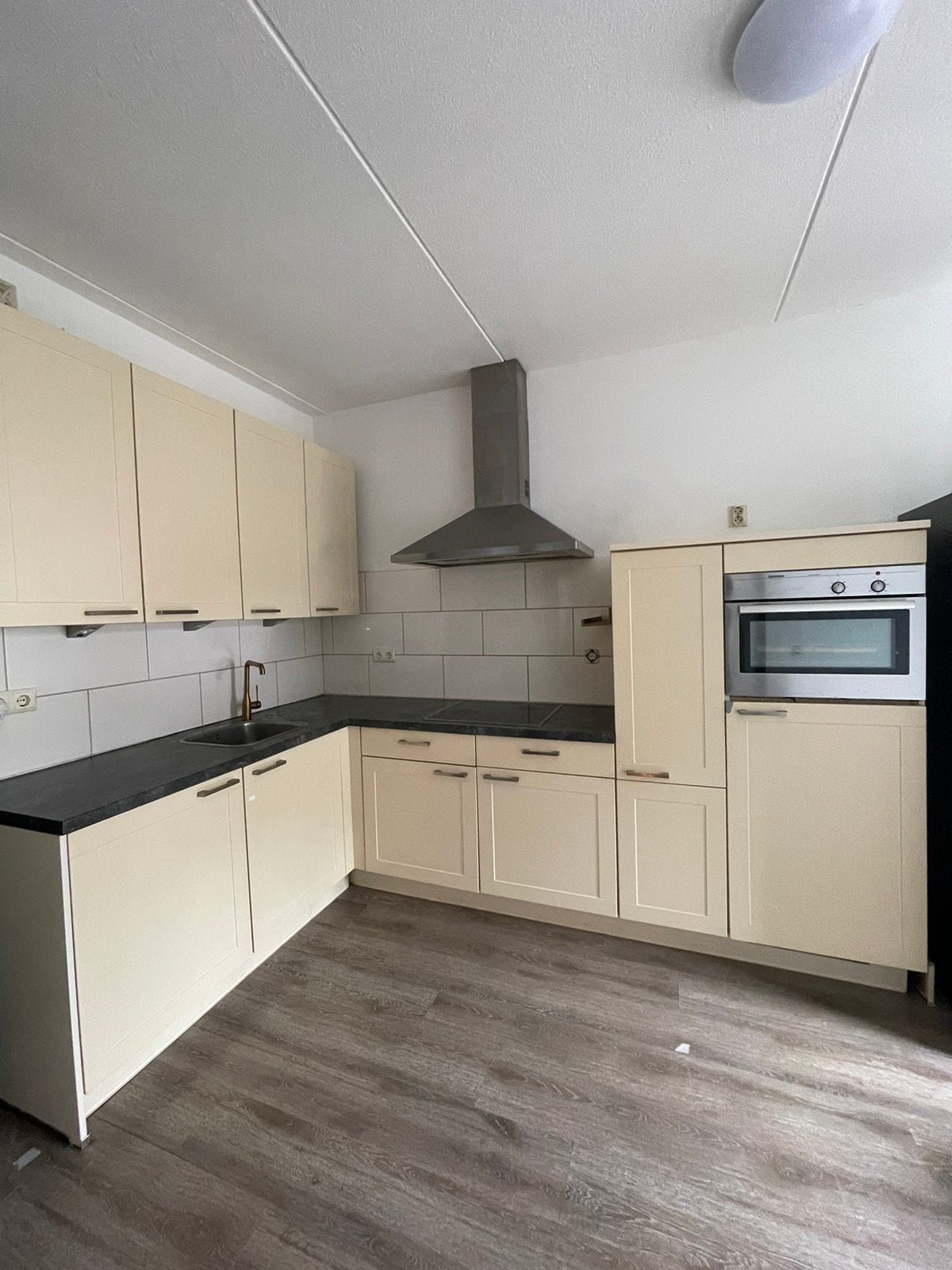 Hoek keuken, Ophalen, Zo goed als nieuw