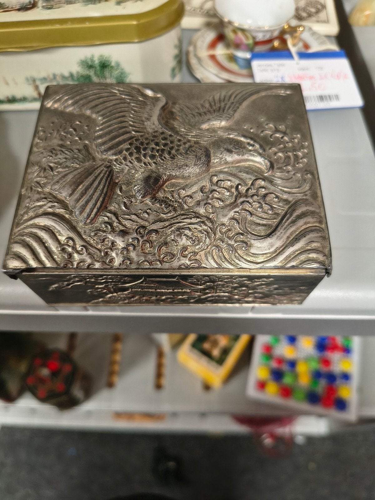 Antieke metalen doos met reliëfdecoratie, Ophalen of Verzenden