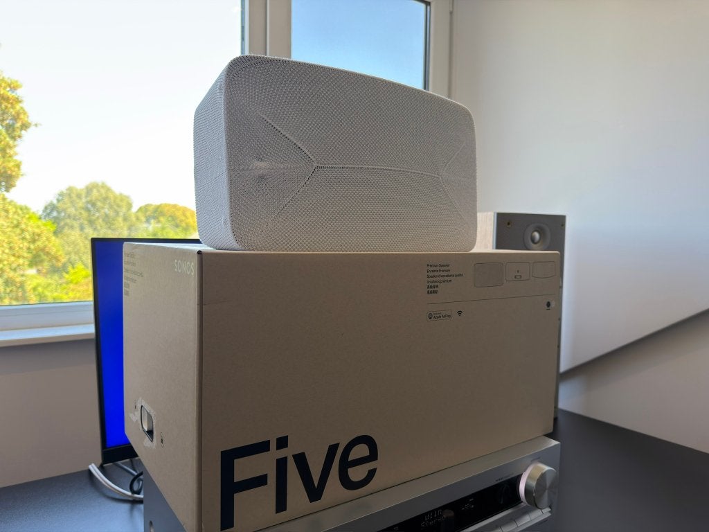 Sonos Five + Soundskins Hoes (wit), Audio, Tv en Foto, Luidsprekers, Ophalen, 120 tot 150 watt, Zo goed als nieuw, AUX-ingang