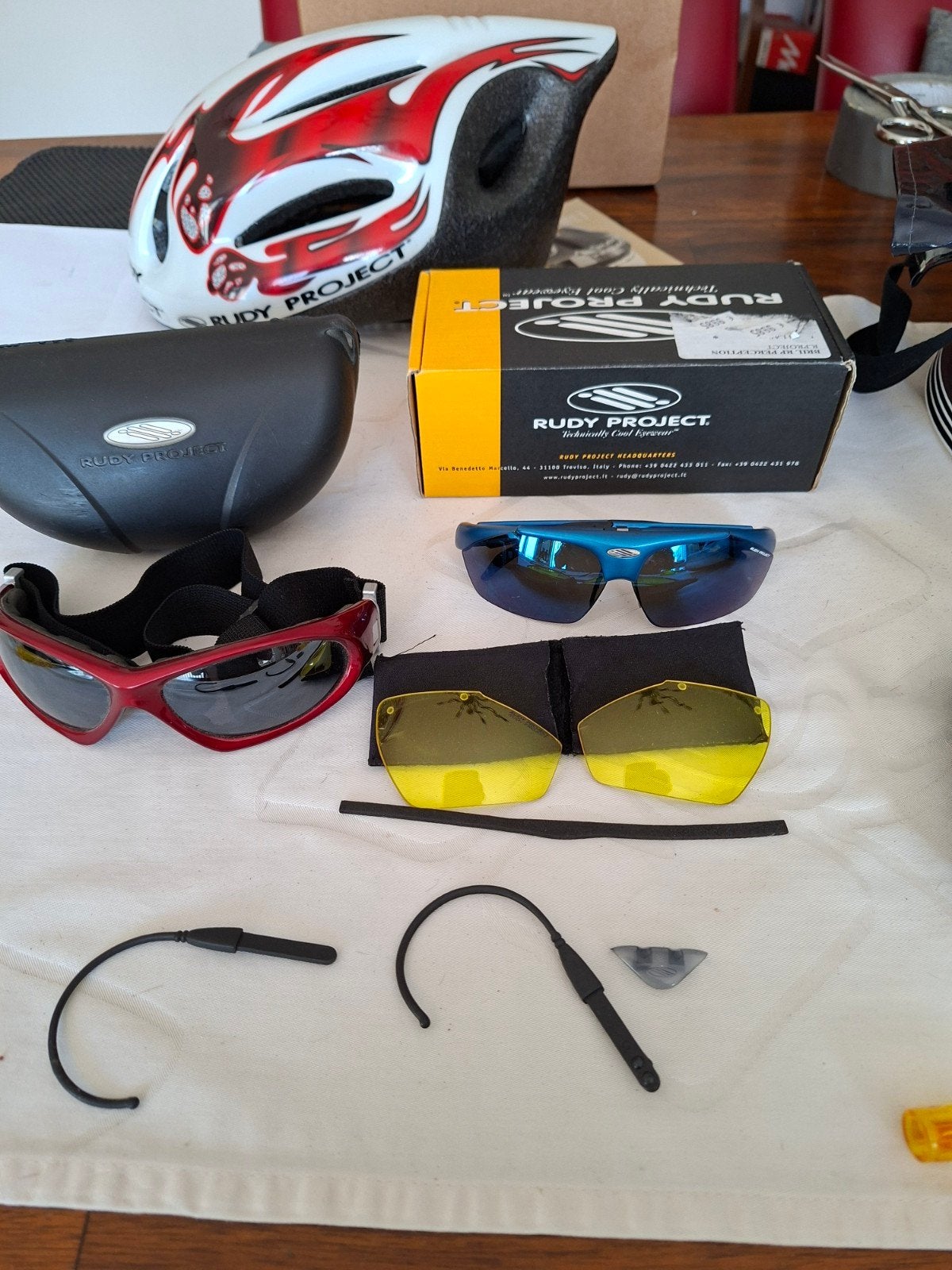 Rudy Project fietshelm, 2 zonnebrillen en handschoenen, Ophalen of Verzenden, Gebruikt, Heer of Dame