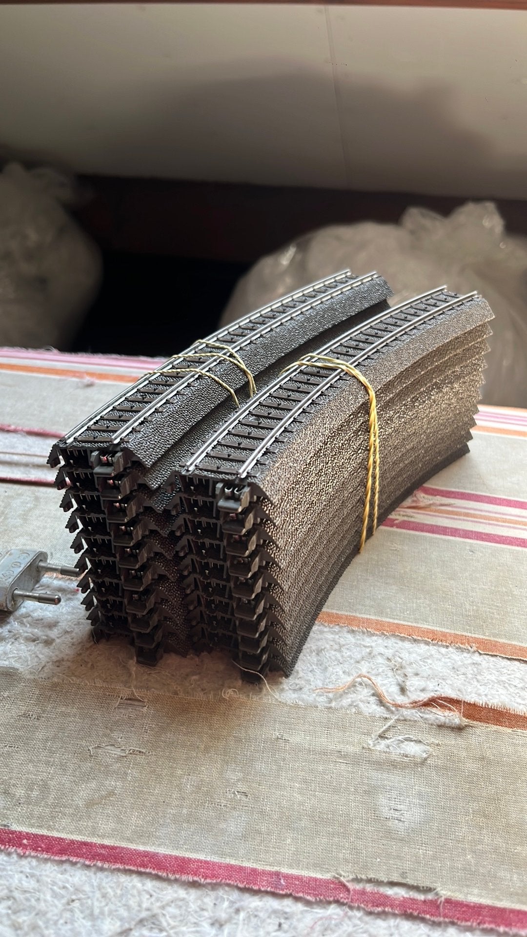 Te koop 20 gebogen rails van marklin C 24130, Wisselstroom, Rails, Ophalen of Verzenden, Zo goed als nieuw