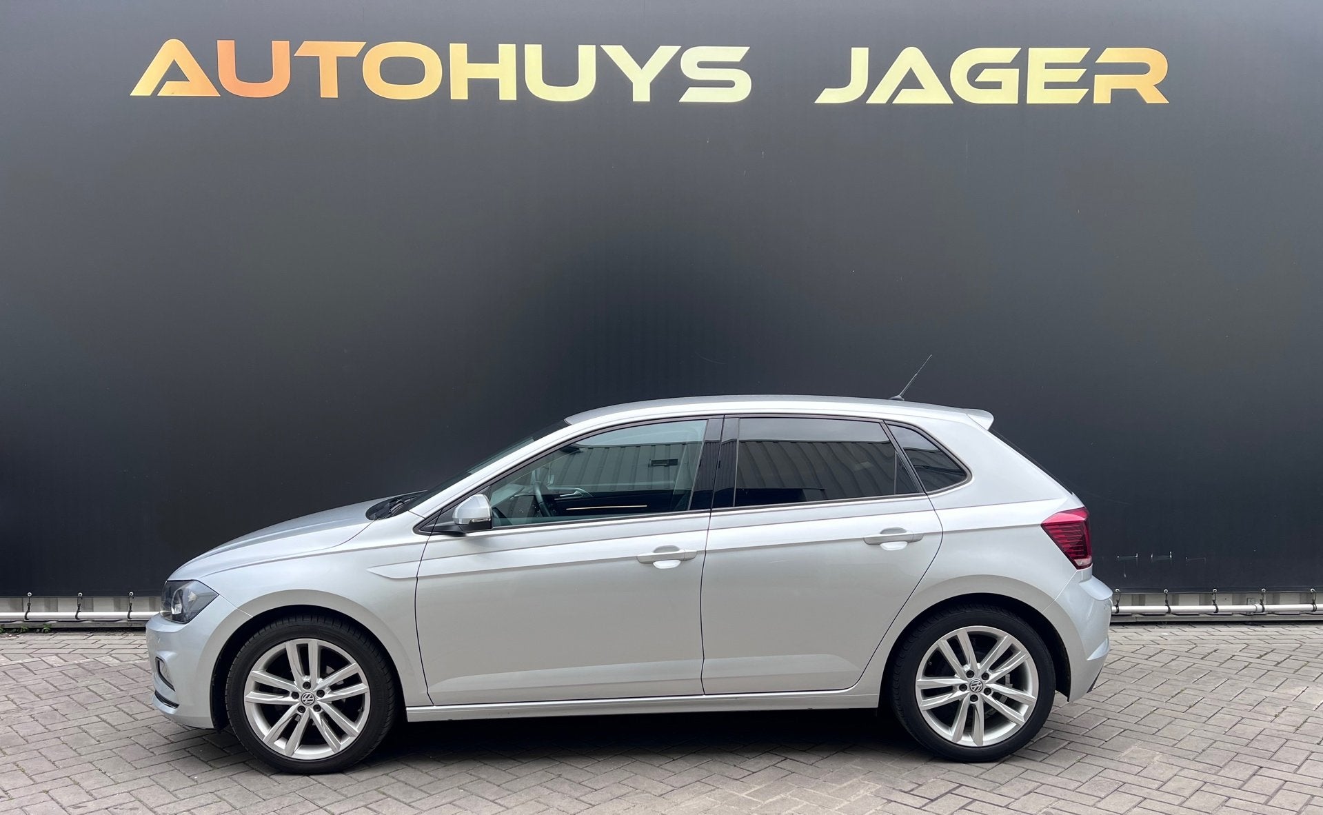 Volkswagen Polo 1.0 TSI Highline Automaat NL auto ParkeerSen, Auto's, Stof, Gebruikt, 95 pk, 49 €/maand