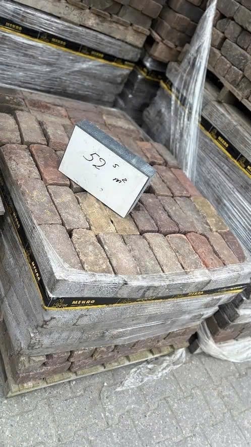 52 m2 ouderwetse gebakken dikformaat