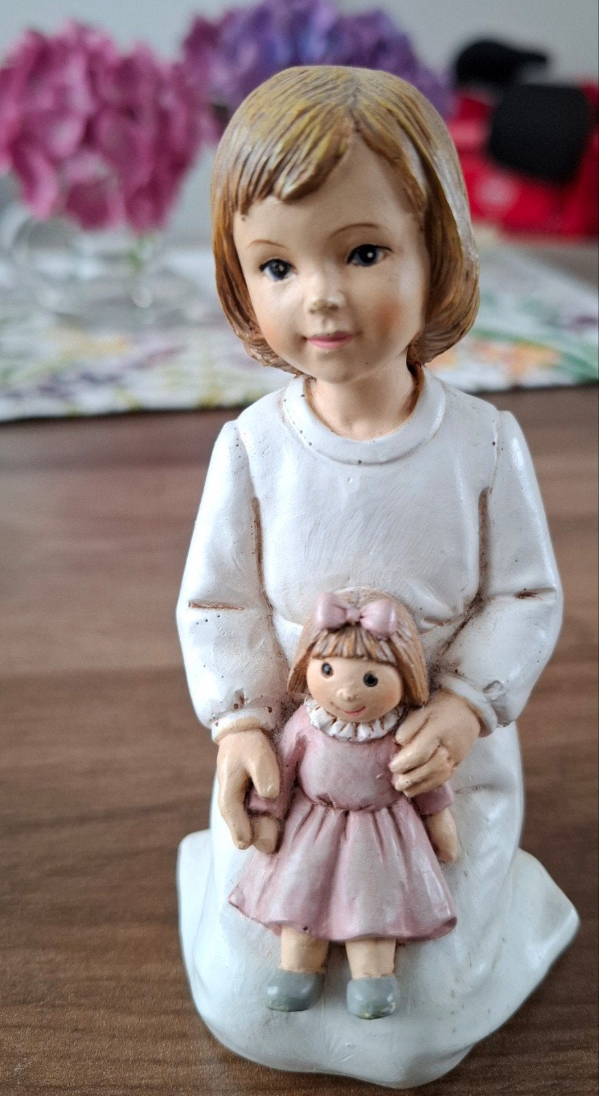 Clayre & Eef  beeldje , meisje met pop, Vintage, Gebruikt, Meerkleurig, Ophalen of Verzenden