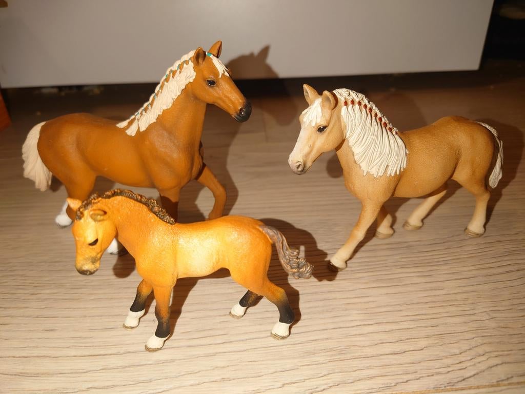 Schleich paarden set: 2 volwassen paarden en 1 veulen, Ophalen of Verzenden, Jongen of Meisje