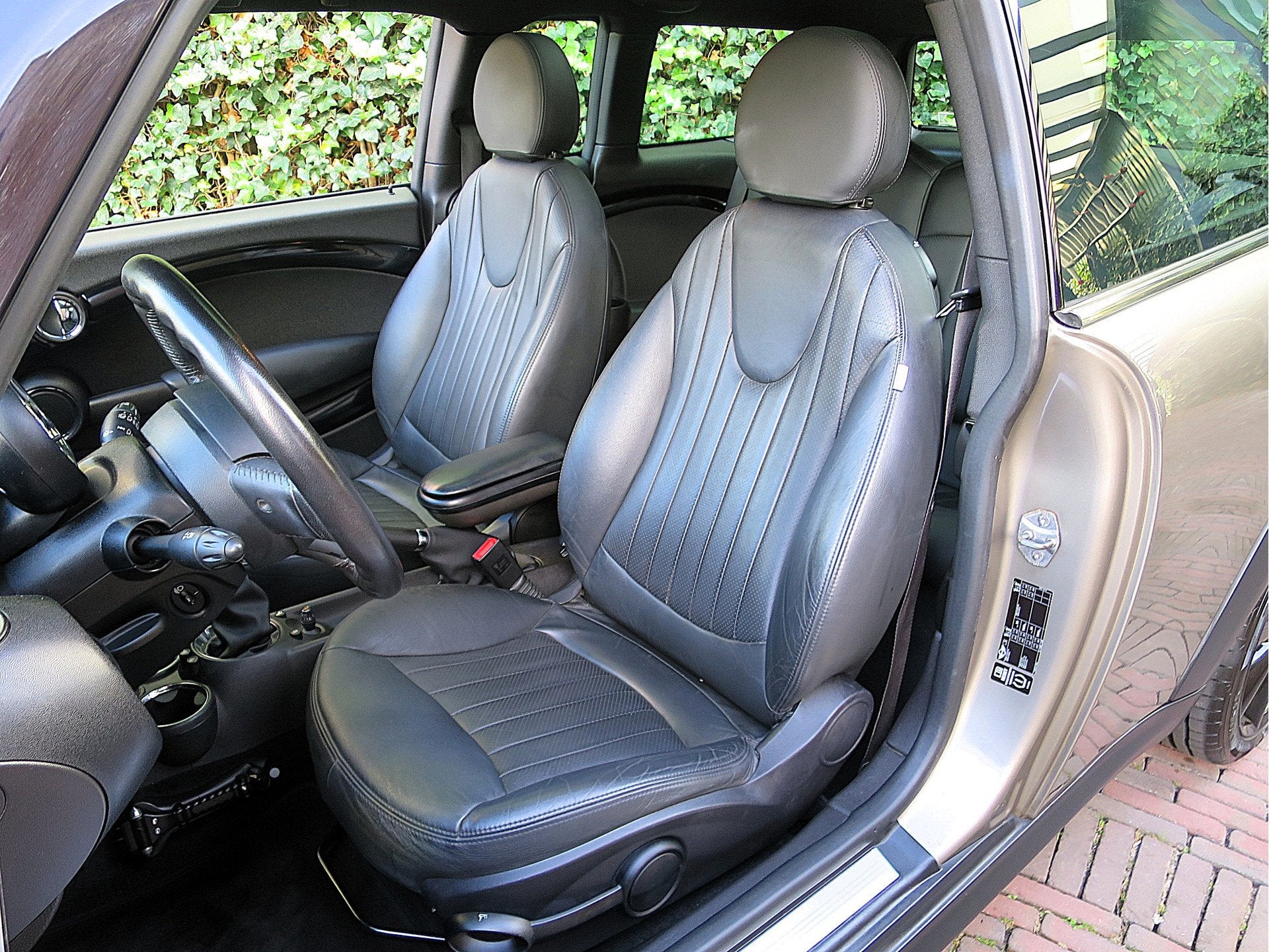 MINI Clubman 1.6 Cooper Business Line R55 LCI NL-auto, Leder, Euro 5, Gebruikt, 4 cilinders, Met garantie (alle)
