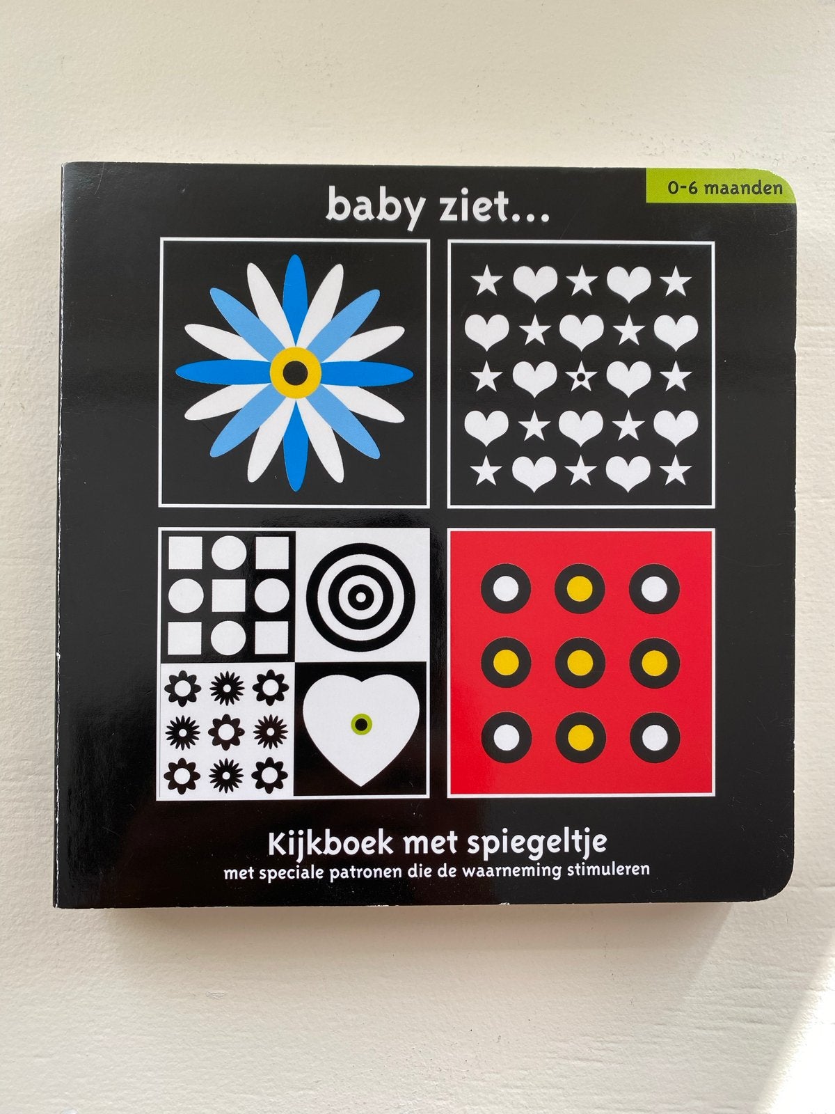 Baby ziet... Kijkboek met spiegeltje 0-6 maanden, Ophalen of Verzenden, Uitklap-, Voel- of Ontdekboek, 0 tot 6 maanden, Zo goed als nieuw