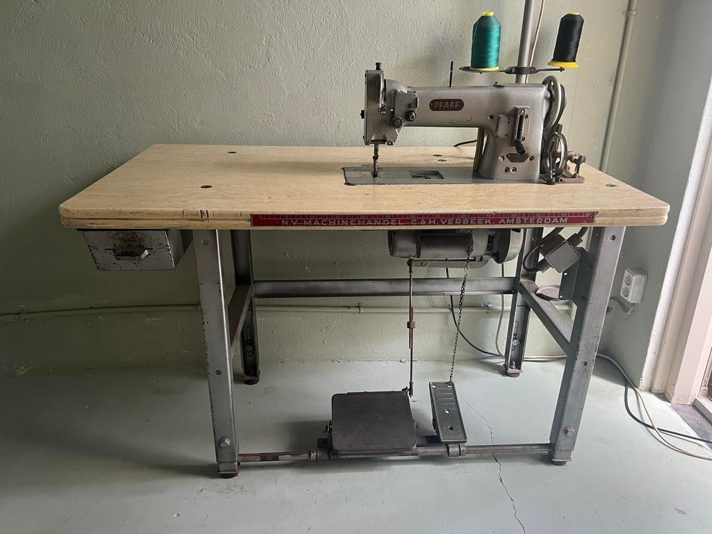 Industriële naaimachine Pfaff, Hobby en Vrije tijd, Naaimachines en Toebehoren, Ophalen, Naaimachine, Industrieel, Gebruikt