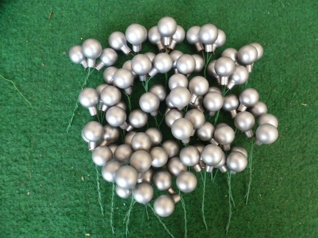 84 mat grijze glas kerstballen 20 mm op stok 12 cm, Diversen, Ophalen of Verzenden, Nieuw