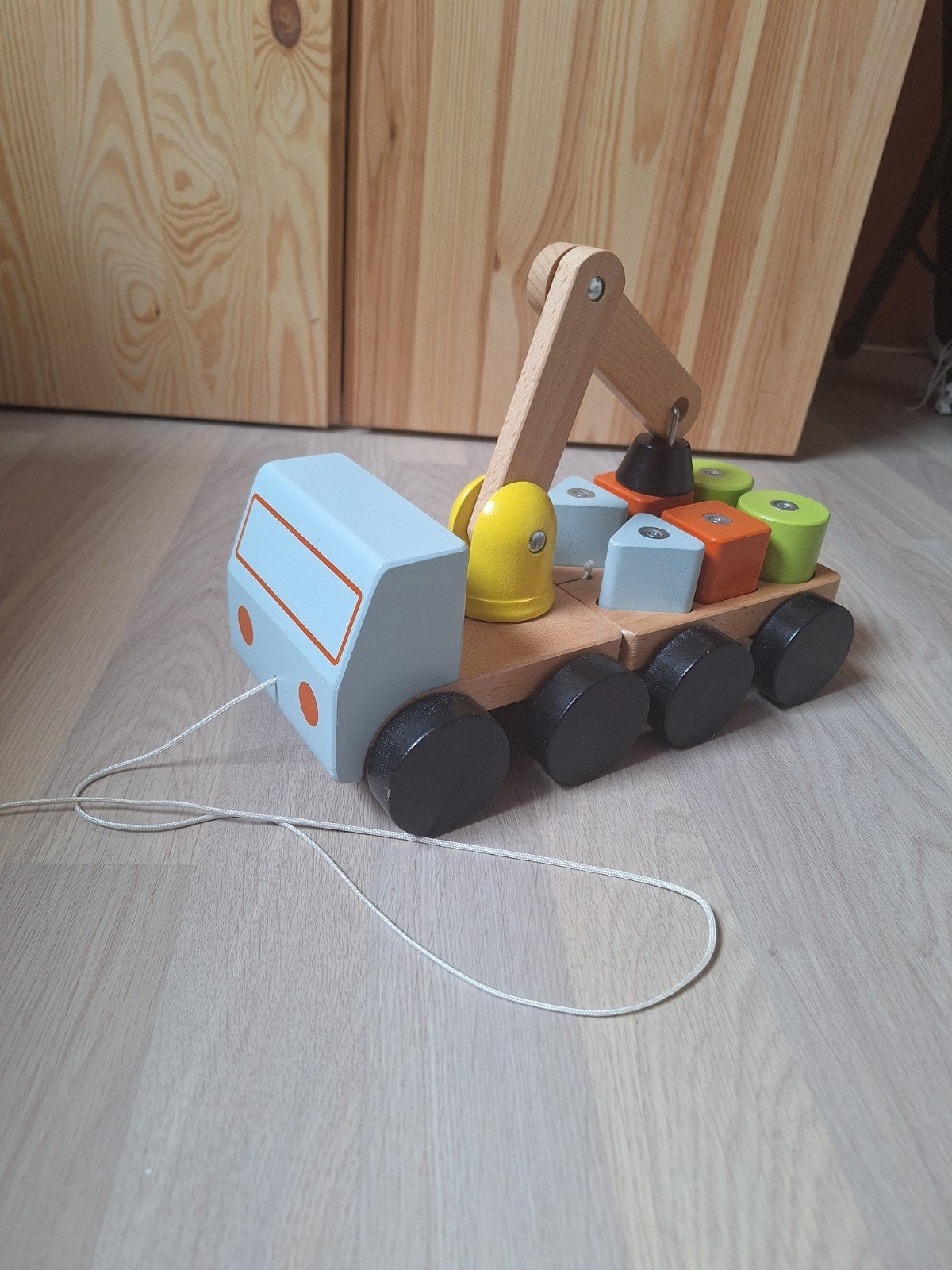 Leuke speelgoed vrachtwagen Ikea met magneet, Ophalen, Zo goed als nieuw