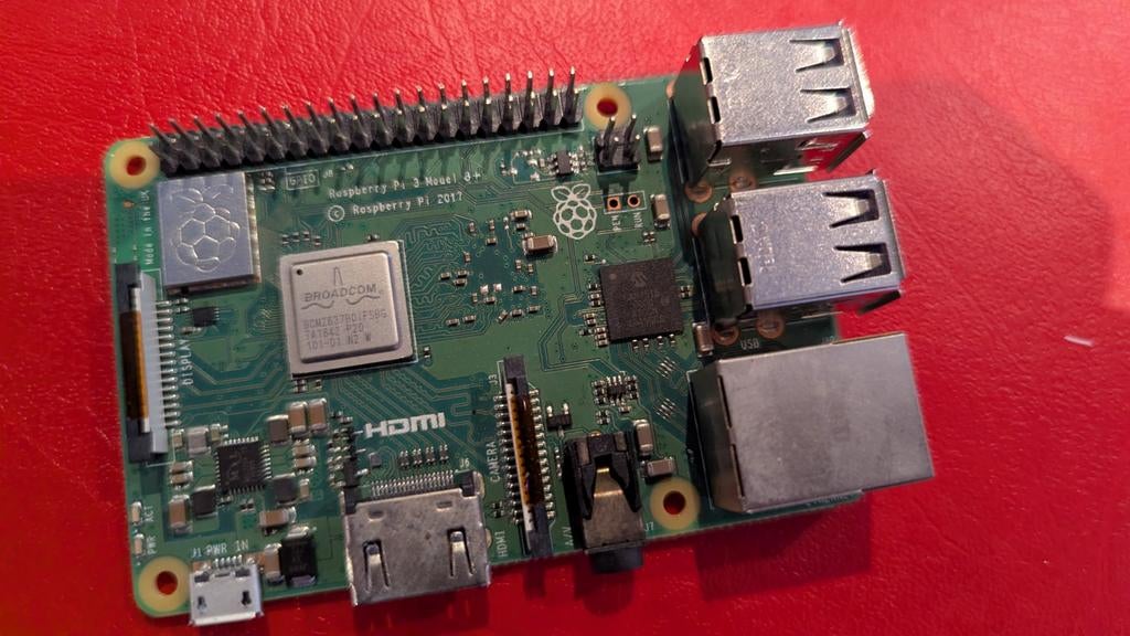 Raspberry Pi 3 Model B+ (2017) - Single Board Computer, Computers en Software, Minder dan 4 GB, Broadcom BCM2837B0, Minder dan 2 Ghz