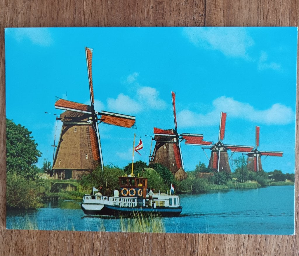 Kinderdijk met molens en rondvaartboot, Ophalen of Verzenden, 1960 tot 1980, Ongelopen, Zuid-Holland