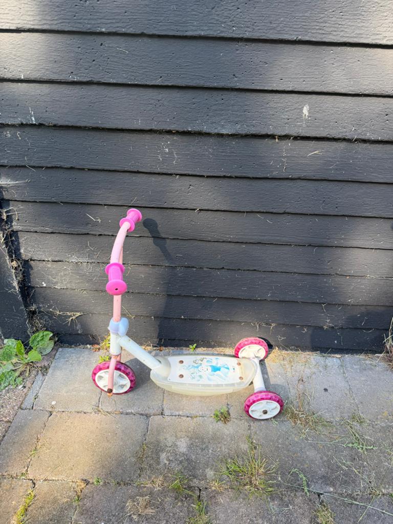 Kinderstep roze/wit met 3 wielen, Fietsen en Brommers, Ophalen, Gebruikt, Gewone step
