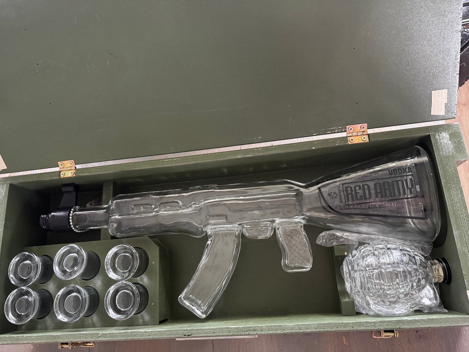 Red army vodka empty gift set, Verzamelen, Ophalen