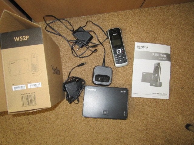Yealink DECT-telefoon W52P met laders, kastje doos en boekje, Verzenden, Zo goed als nieuw, Telefoon