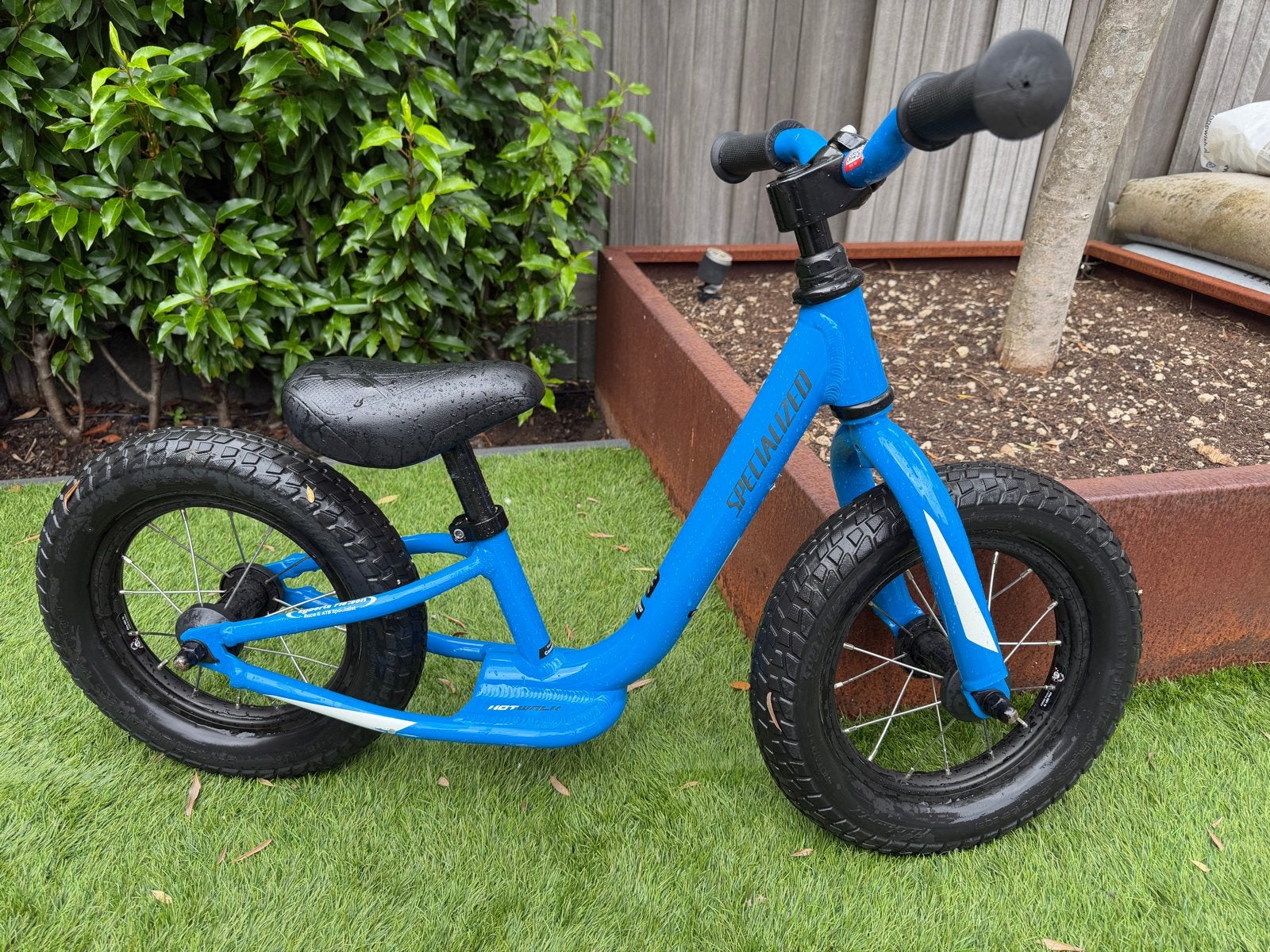 Specialized loopfiets blauw - Zo goed als nieuw, Fietsen en Brommers, Fietsen | Kinderfietsjes, Ophalen, Zo goed als nieuw, Minder dan 16 inch