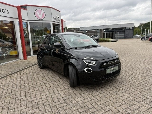 Fiat 500 3+1 La Prima 42 kWh met leer, JBL sound (bj 2023), Auto's, Automaat, Gebruikt, 118 pk, 4 stoelen