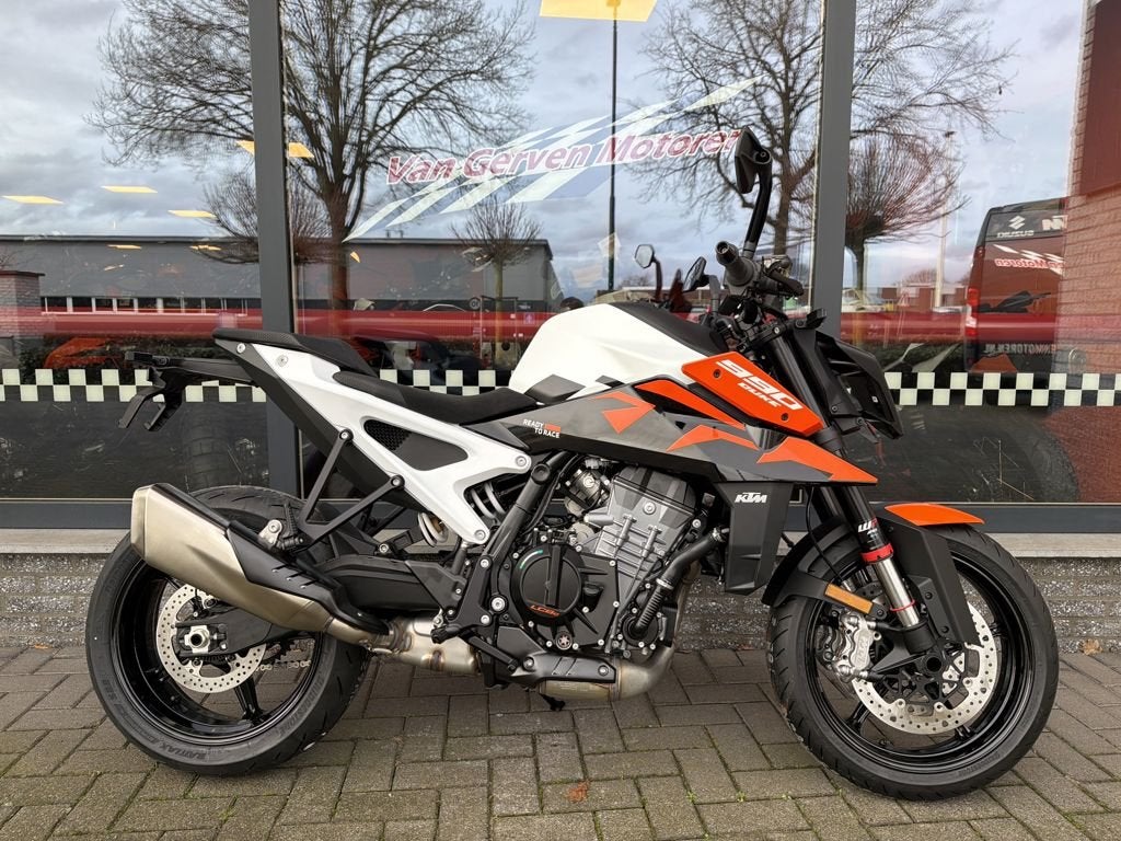 KTM 990 DUKE 2026, Bedrijf, Naked bike