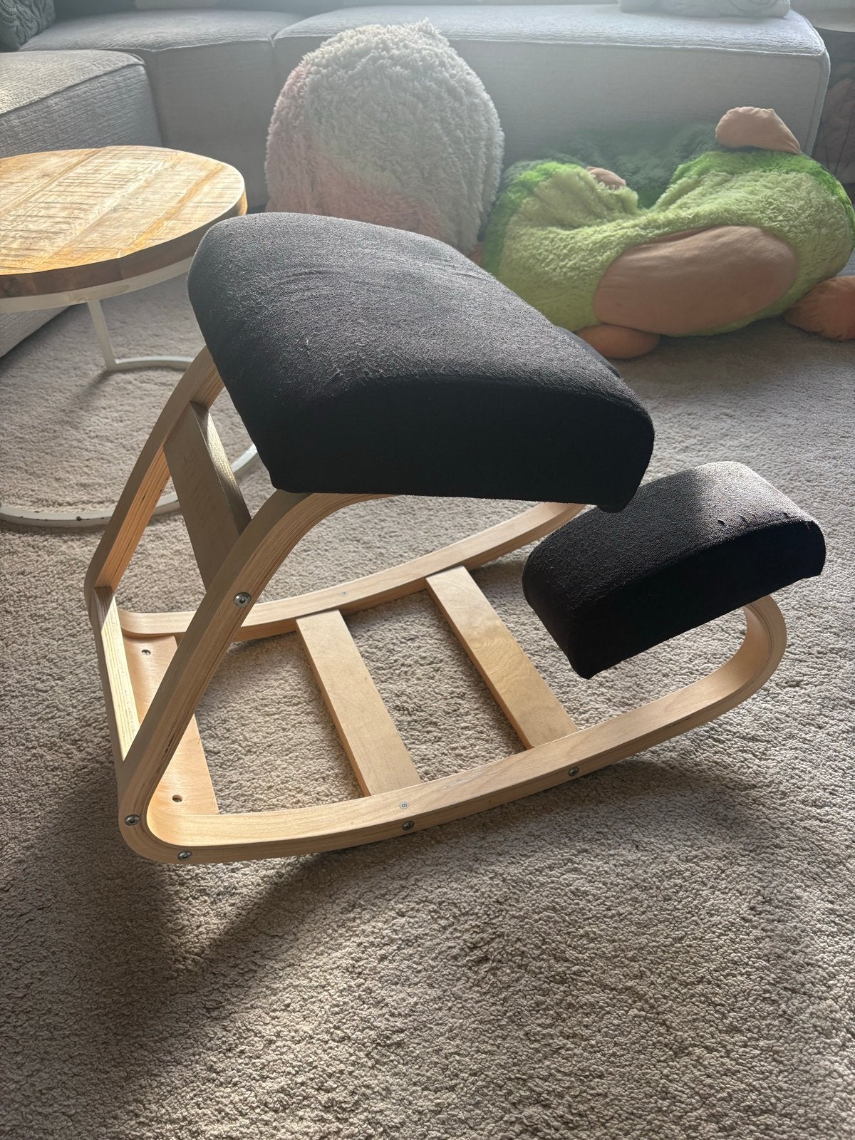 Ergonomische kniestoel By JRM - Zwart met houten frame, Huis en Inrichting, Ophalen, Gebruikt, Zwart, Eén