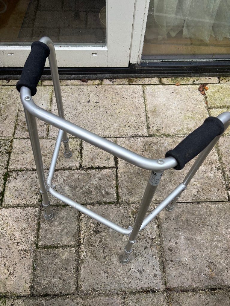 Looprek zeer licht Aluminium, Diversen, Ophalen, In hoogte verstelbaar, Gebruikt
