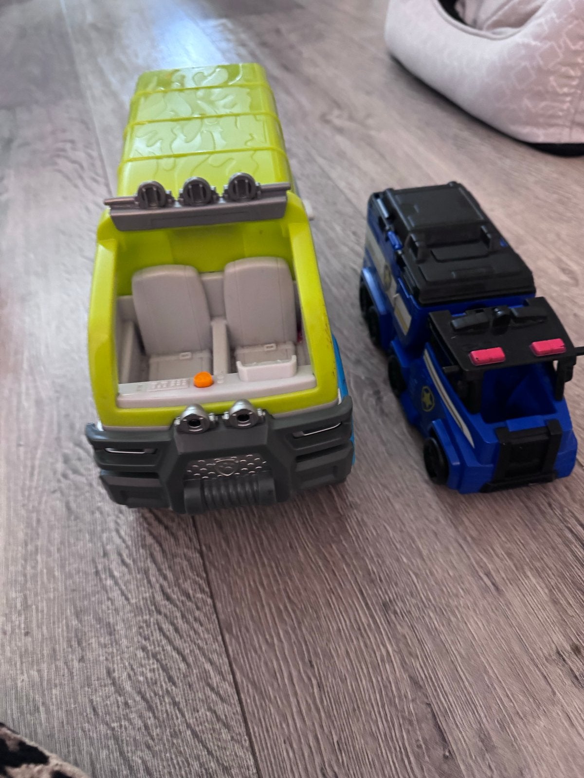 Paw Patrol speelgoedvoertuigen - Vrachtwagen en Politieauto, Kinderen en Baby's, Ophalen of Verzenden, Gebruikt
