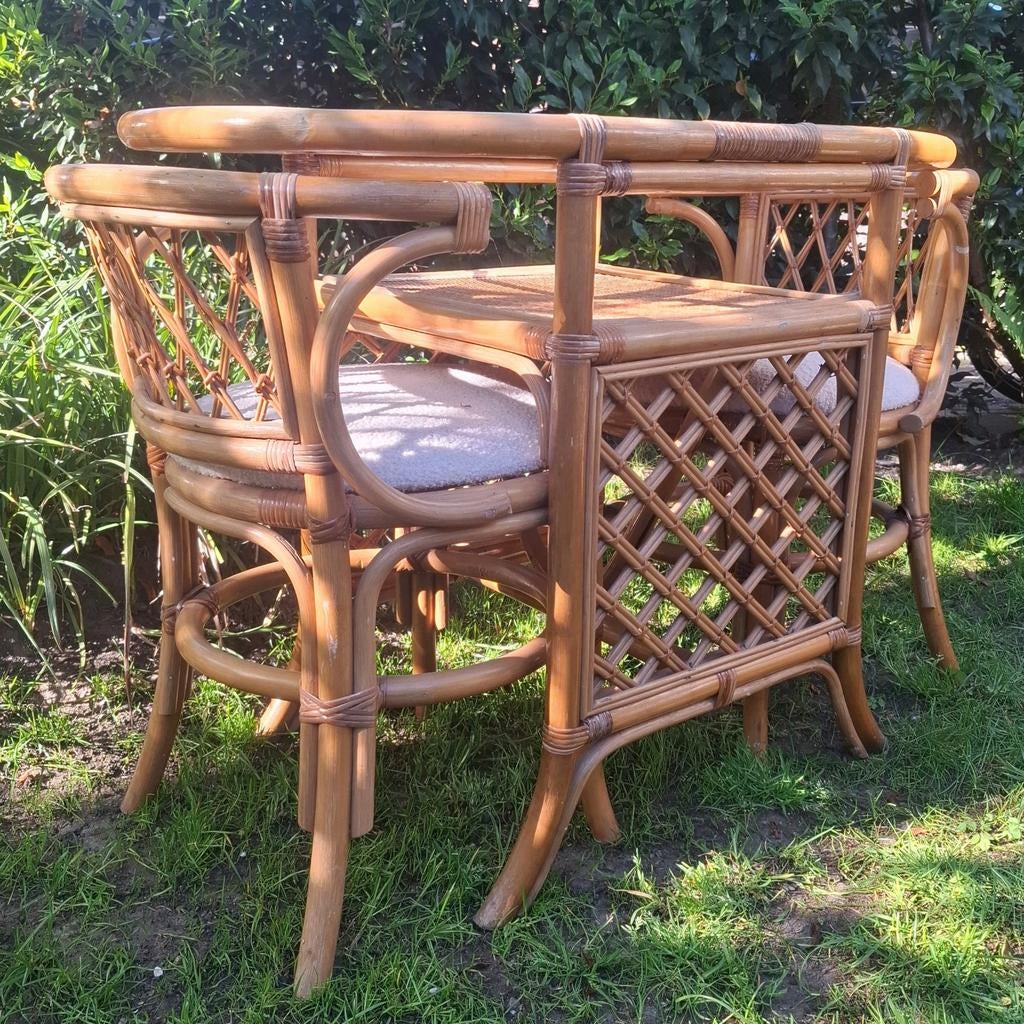 Vintage rotan bistro setje met witte kussentjes, Gebruikt, Rotan, Tuinset, Eettafel