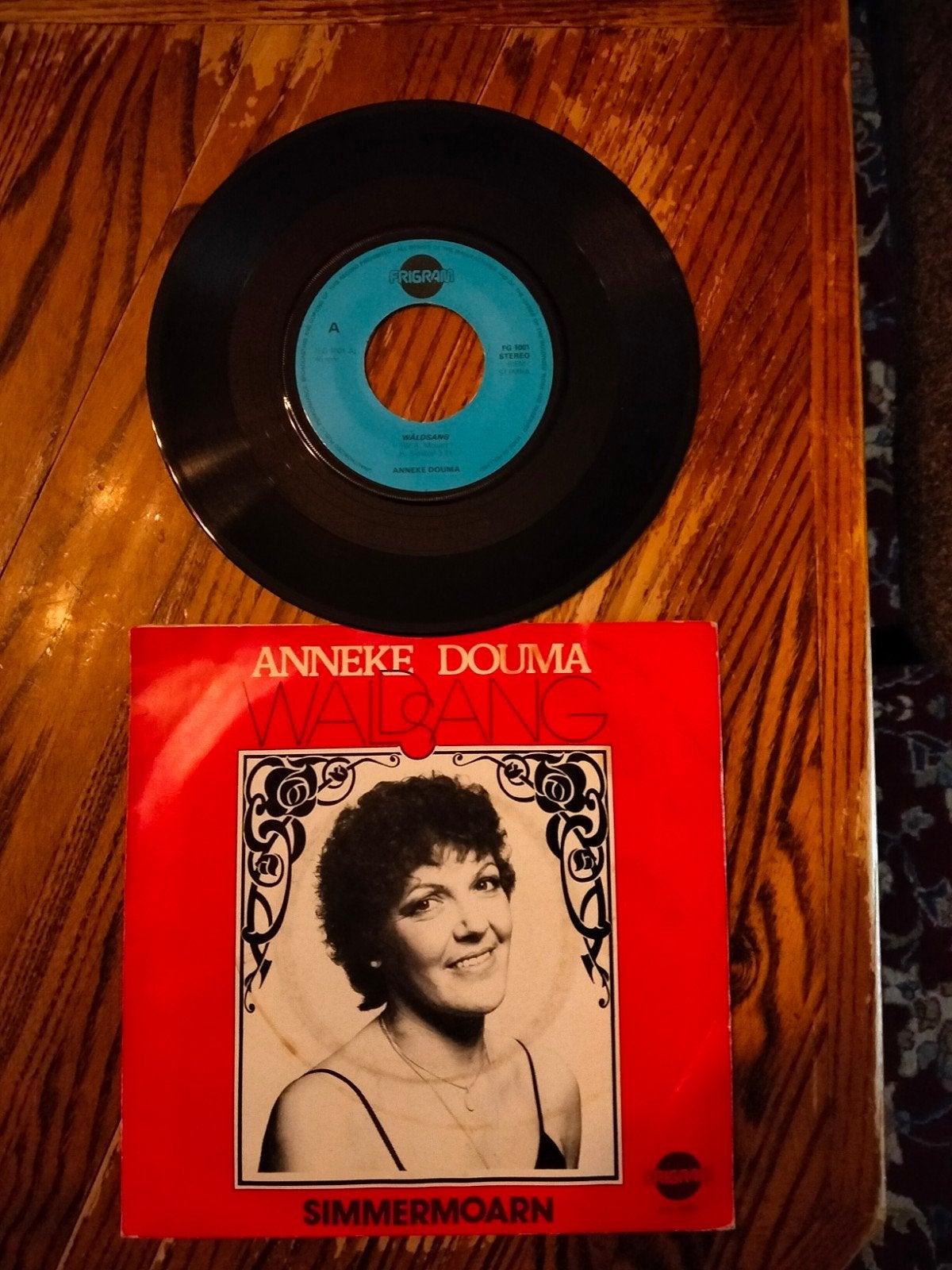 Anneke Douma - Waldsang / Simmermoarn (Zeer Zeldzaam), Cd's en Dvd's, Vinyl | Nederlandstalig, Gebruikt, Fotohoes, 7 inch, Ophalen of Verzenden
