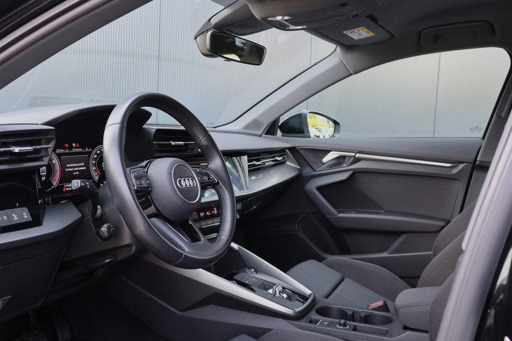 Audi A3 Limousine 30 TFSI Advanced edition Automaat | Camera, Gebruikt, Met garantie (alle), Origineel Nederlands, Bedrijf