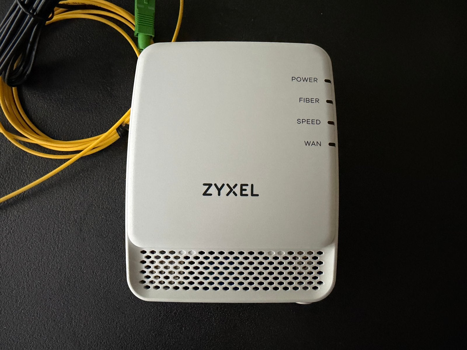 Zyxel FMG3005-R20A P2P Glasvezel Router, Ophalen, Gebruikt, Router