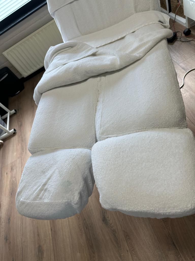 Reeve Behandelstoel - Elektrisch Verstelbaar, Ophalen, Gebruikt, Massagestoel of Kussen