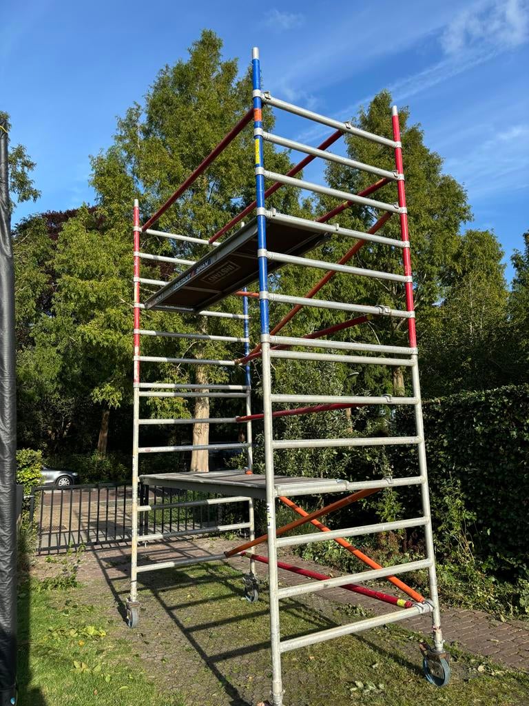 Steiger te huur - compleet pakket (9 meter), Ophalen, Gebruikt, Gevelsteiger, 5 meter of hoger