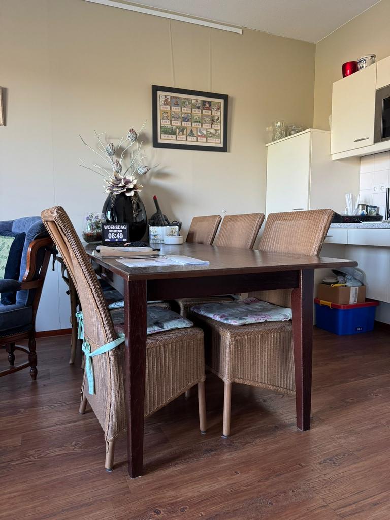 Eetkamertafel met 6 stoelen, Ophalen, Zo goed als nieuw, 4 tot 6 stoelen