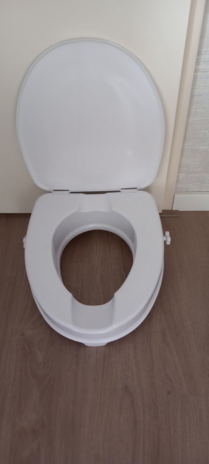 Secucare wc verhoger met klep, Diversen, Ophalen of Verzenden, Zo goed als nieuw