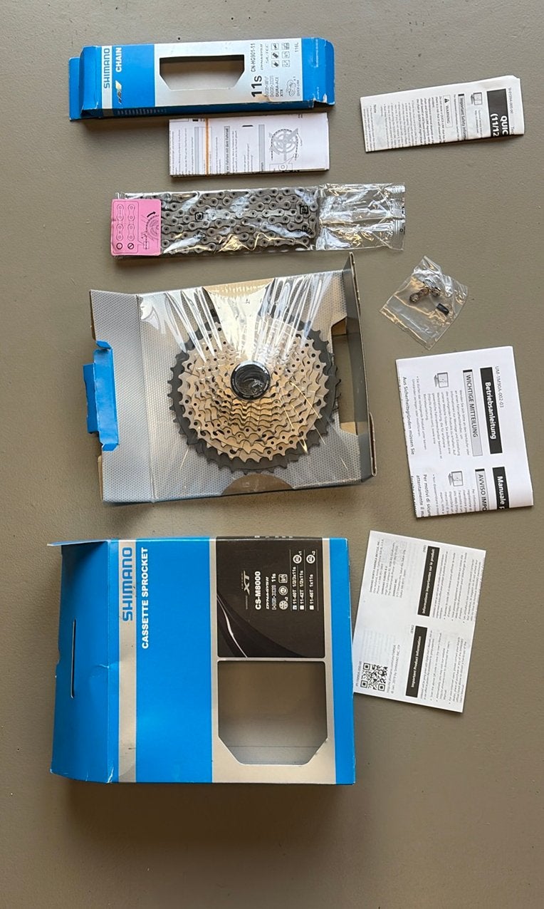 Shimano Cassette CS-m8000 11speed en ketting CN-HG901-11