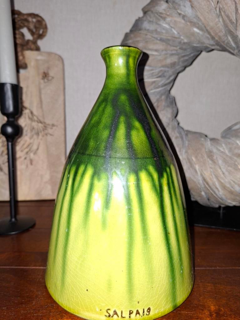 Mooie groene groen lichtgroen druppel vaas SALPAIG, Gebruikt, Aardewerk of Porselein, Ophalen of Verzenden, Minder dan 50 cm