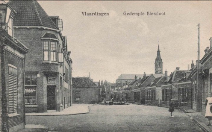Vlaardingen Gedempte Biersloot met winkel & stratenmakers, Verzenden, Voor 1920, Ongelopen, Zuid-Holland