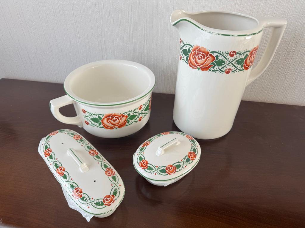 Vintage Wasset waskom set met rozen decor, Antiek en Kunst, Ophalen