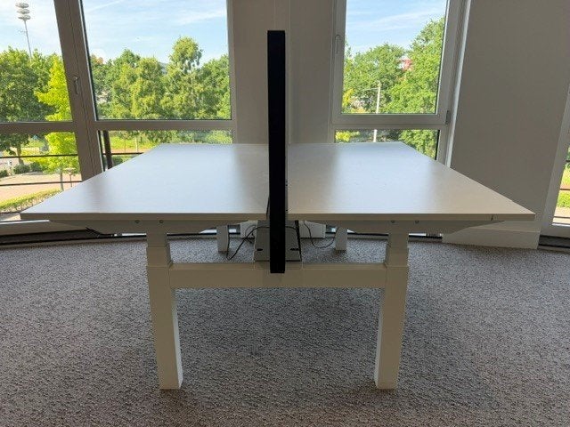 Foto 5 van Elektrische zit-sta duo-bureau met kabelgoot, verdeler, 21st