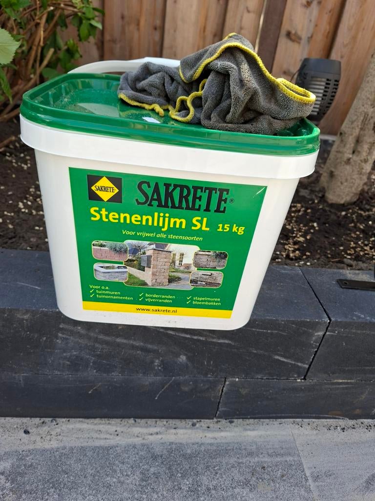 Sakrete Stenenlijm SL 15 kg - ruim de helft vol, Ophalen of Verzenden