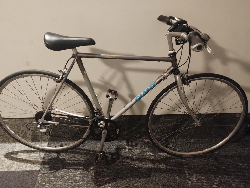 Giant lichte racefiets met aangepaste stuur, Gebruikt, Aluminium, Meer dan 20 versnellingen, Giant