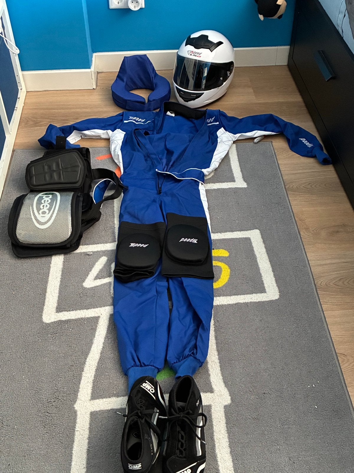 Kartuitrusting compleet kind - overall/schoenen/helm etc., Ophalen, Gebruikt, Kleding of Schoenen