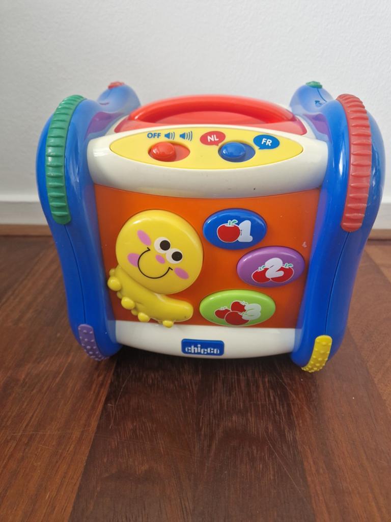 Chicco sprekende kubus Nederlands en Frans, Ophalen of Verzenden, 6 maanden tot 2 jaar