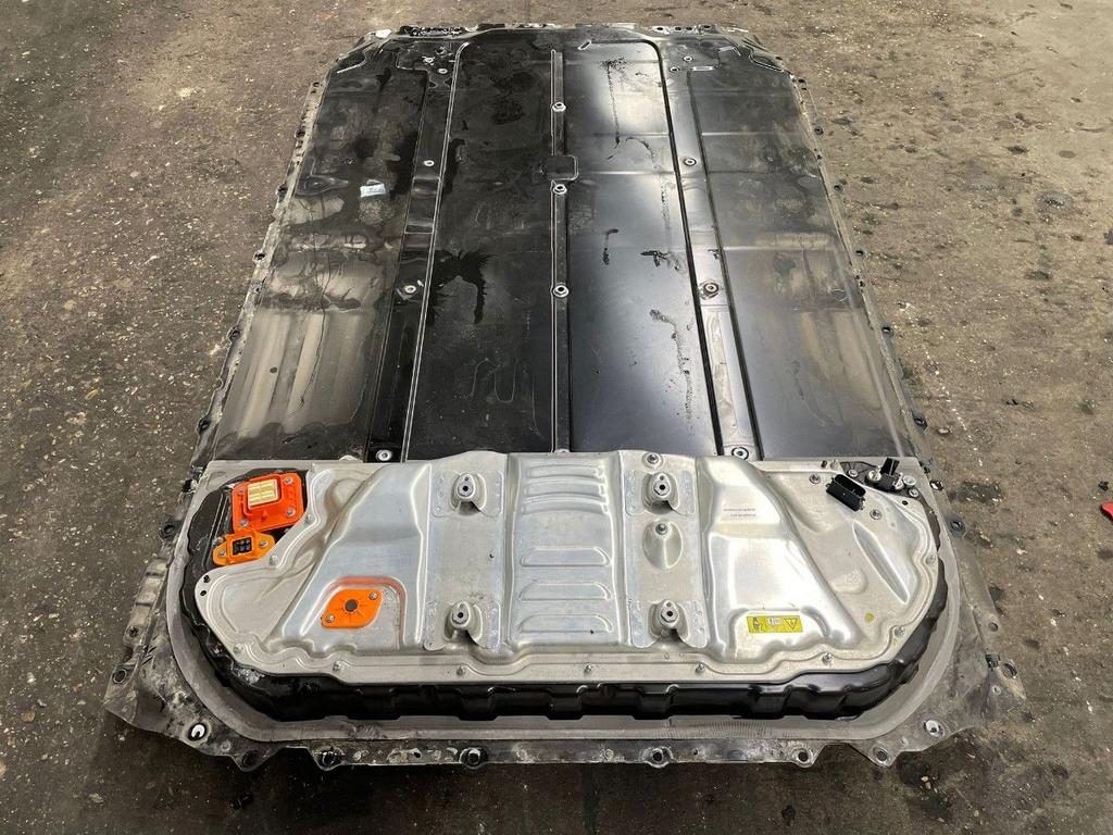 Hybride hoogspannings accu Tesla Model 3, Onderdelen@venauto.nl, Van der Ven Autorecycling B.V., Gebruikt, Ettenseweg 76, 4706 PB Roosendaal, The Netherlands