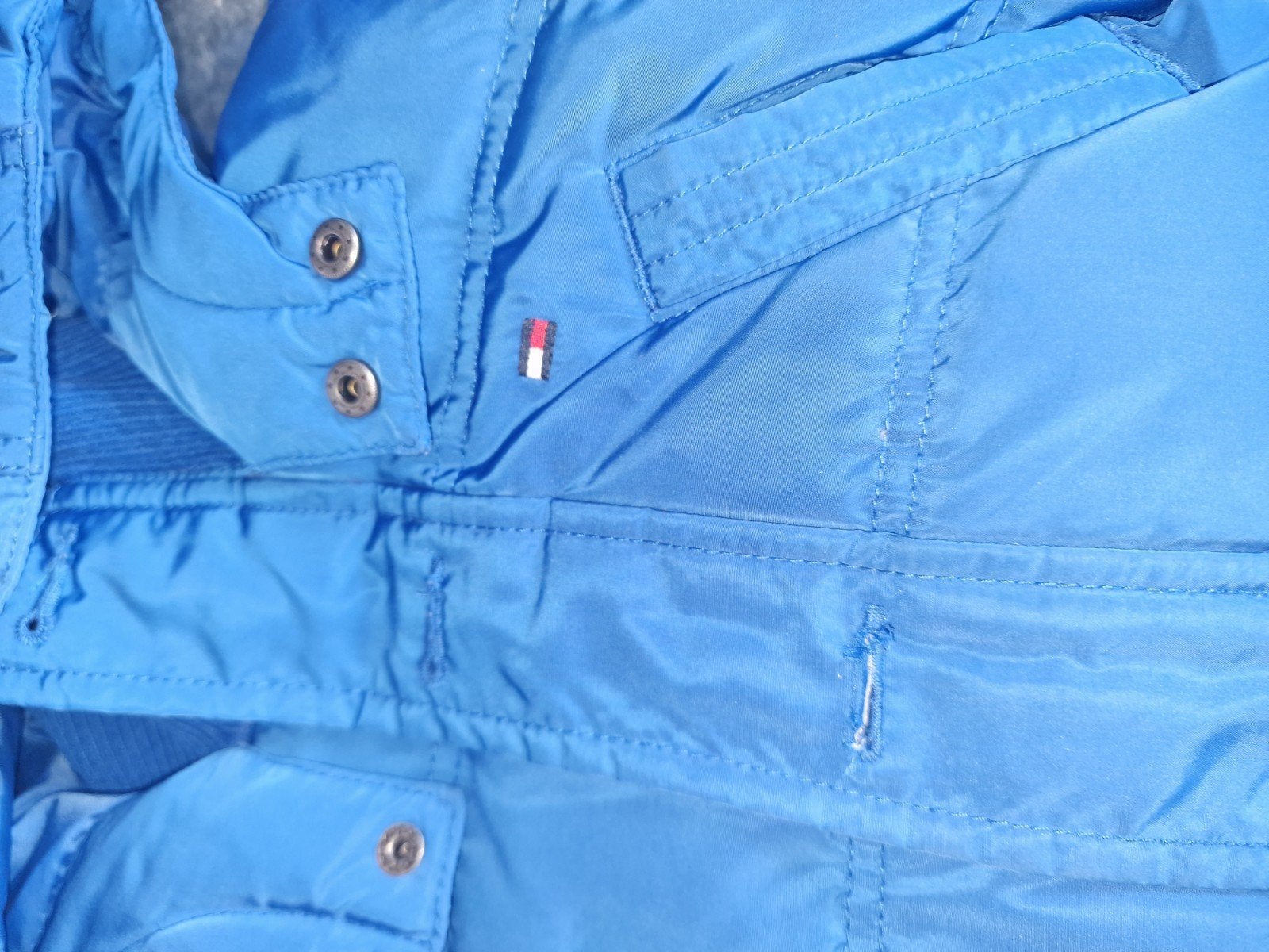 Jongens jas maat 104 - Blauw tommy hilfinger niet gratis!, Kinderen en Baby's, Kinderkleding | Maat 104, Ophalen, Zo goed als nieuw