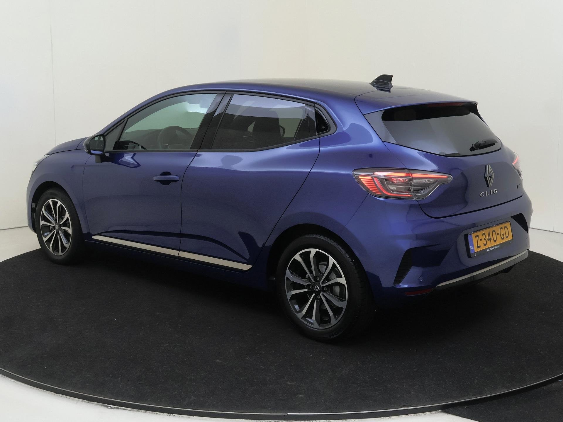 Renault Clio 1.6 E-Tech Full Hybrid 145 techno AUTOMAAT | Pa, Gebruikt, Euro 6, Blauw, Leder en Stof