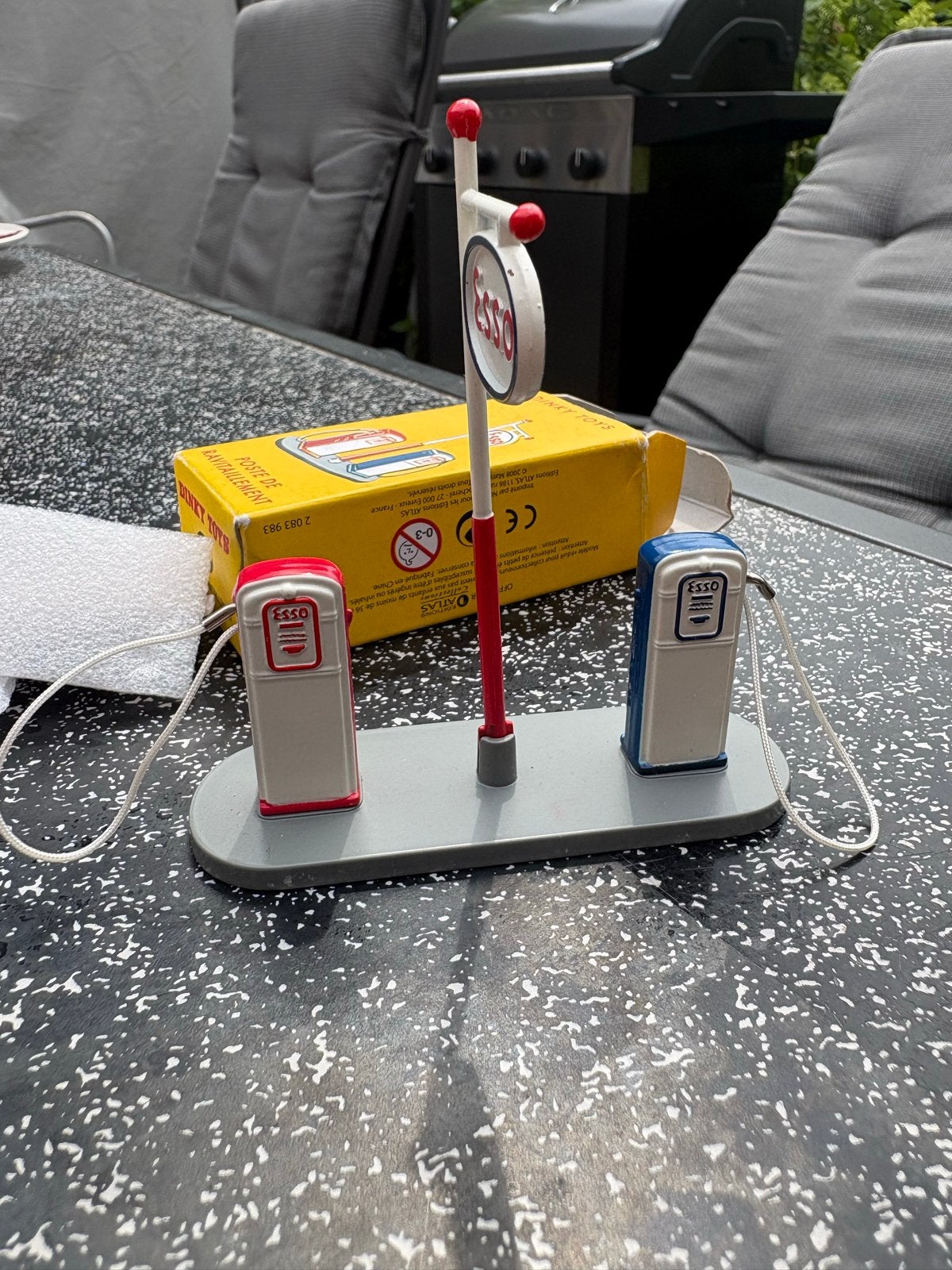 Dinky Toys 49 D Atlas Esso tankstation met originele doos, Ophalen of Verzenden, Zo goed als nieuw